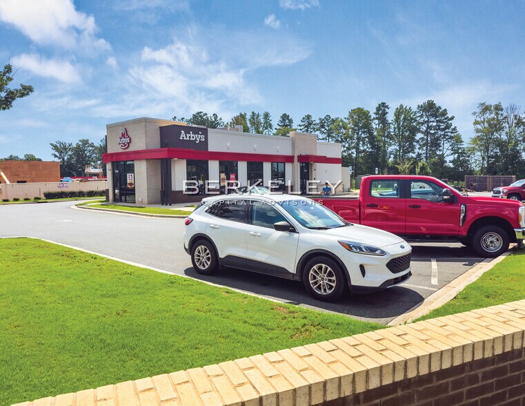 More Photos Of 12936 Albemarle Rd, Charlotte Restaurant For Sale