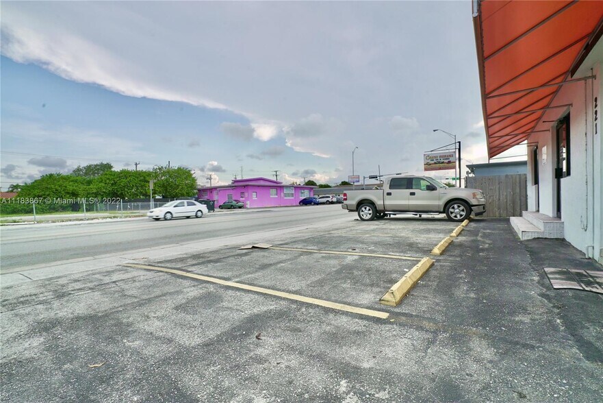 More Photos Of 221 E 9th St, Hialeah Office Residential For Sale