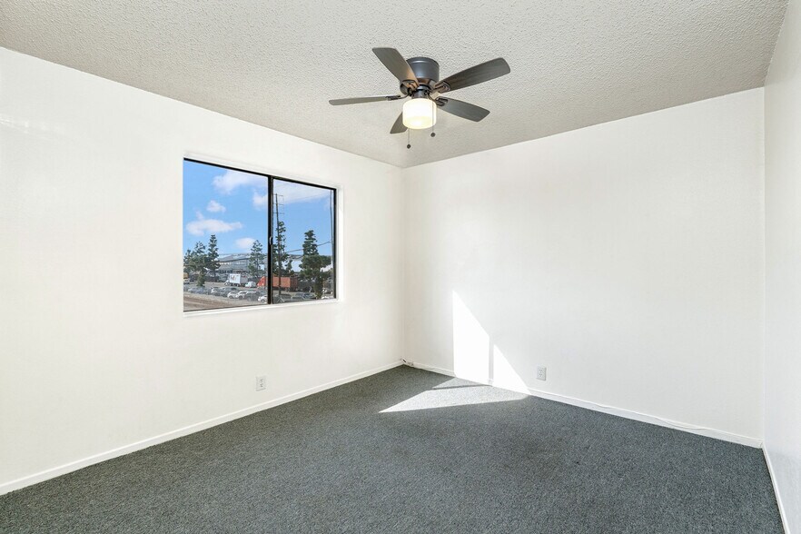 More Photos Of 12501 Kornblum Ave, Hawthorne Apartments For Sale