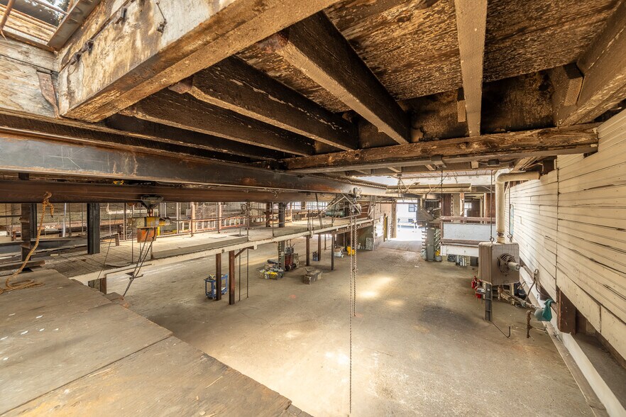 More Photos Of 4332 33rd St, Long Island City Industrial For Sale