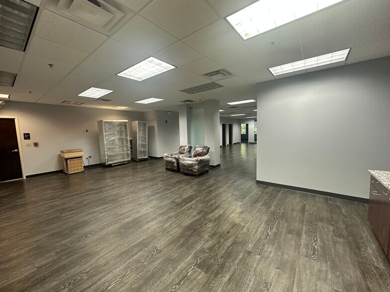 More Photos Of 6525 Shiloh Rd, Alpharetta Office Residential For Sale