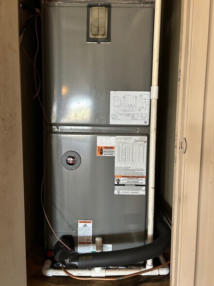 More Photos Of 60 Macarthur Dr, Alexandria Freestanding For Lease