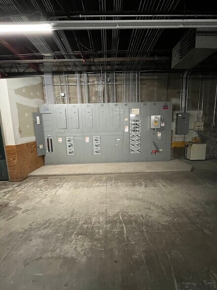 More Photos Of 9220 W Greenfield Ave, Milwaukee Drugstore For Sale