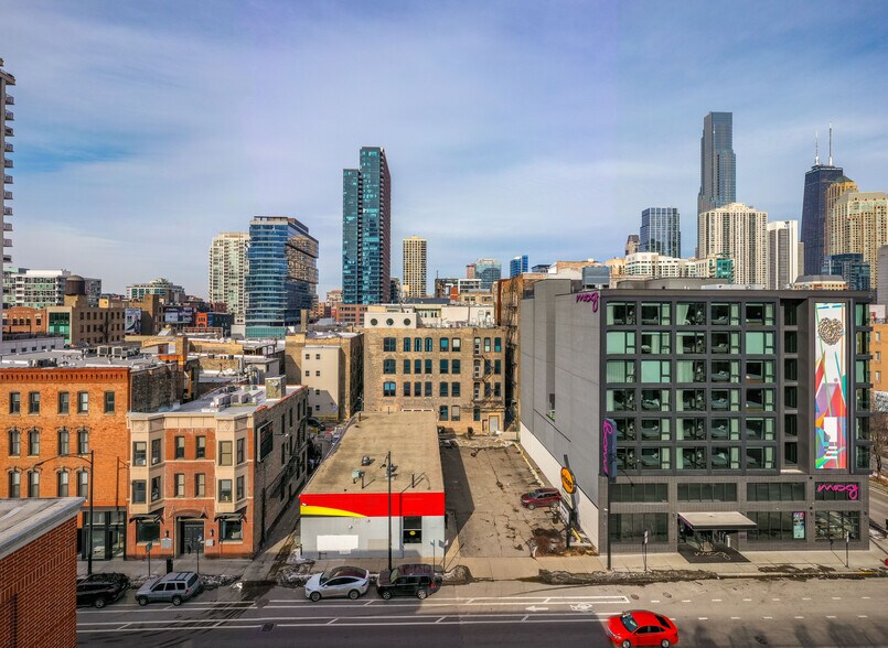 More Photos Of 158 W Grand Ave, Chicago Auto Repair For Sale