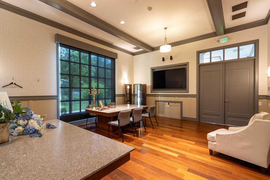 More Photos Of 3920 Gulf Fwy, Dickinson Lodge Meeting Hall For Sale