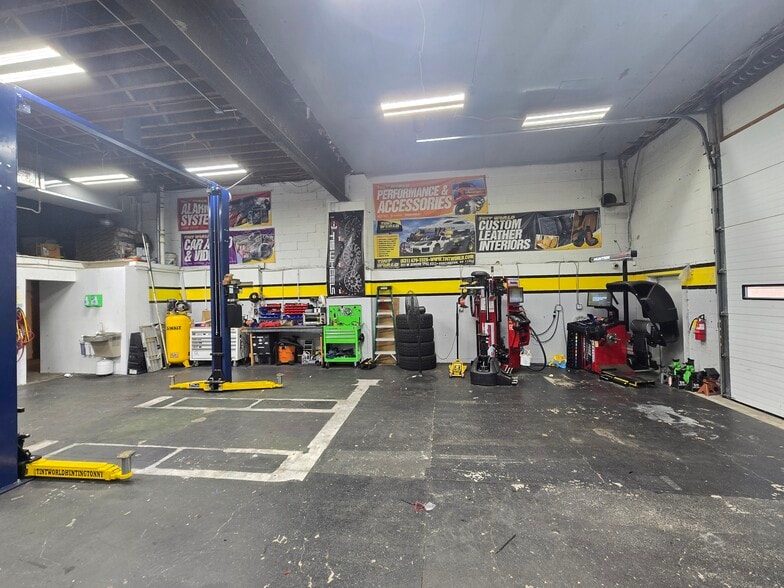 More Photos Of 311-313 W Jericho Tpke, Huntington Storefront For Sale