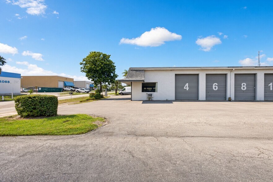 More Photos Of 1334 S Killian Dr, Lake Park Warehouse For Sale
