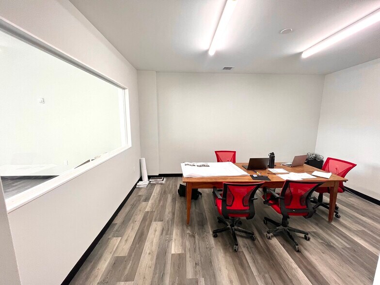 More Photos Of 660 Grand St, Jersey City Storefront Retail Residential For Lease