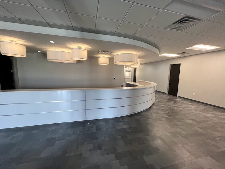 More Photos Of 5750 Stratum Dr, Fort Worth Medical For Sale