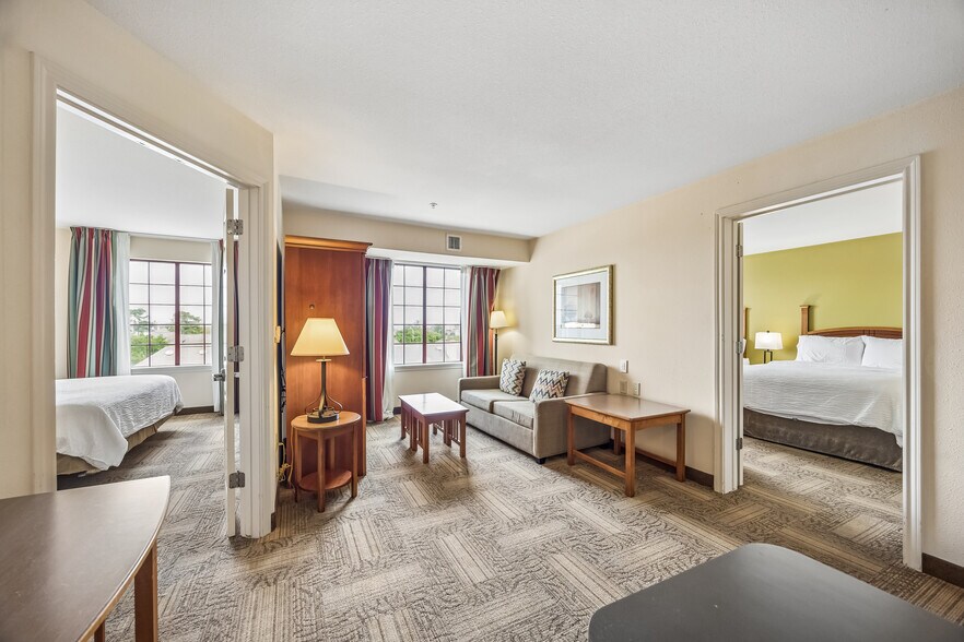 More Photos Of 10750 Gessner Rd, Houston Hotel For Sale