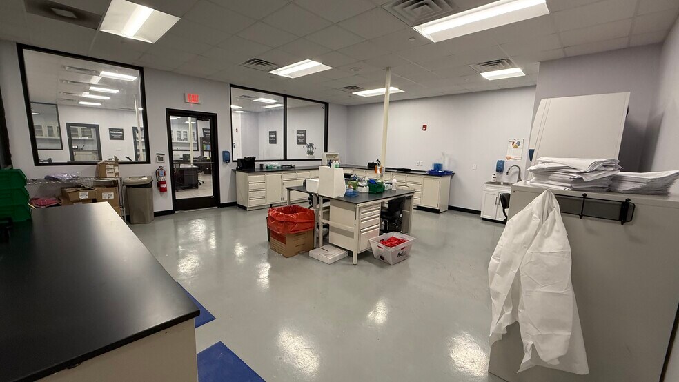 More Photos Of 2550 Brodhead Rd, Bethlehem Flex For Lease