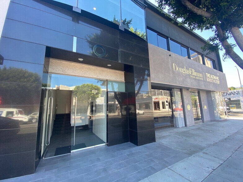 More Photos Of 101-109 S Robertson Blvd, Los Angeles Loft Creative Space For Lease