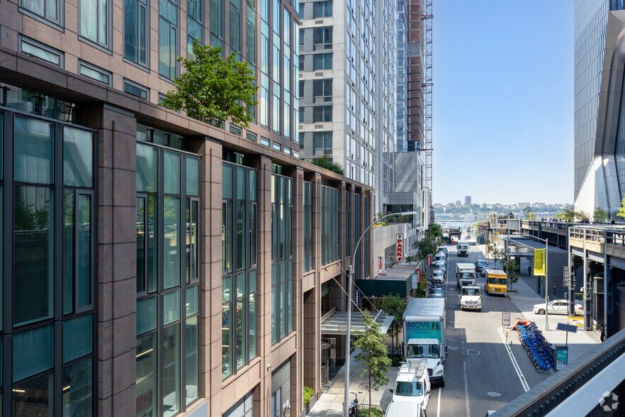 More Photos Of 530 W 30th St, New York Apartments For Lease