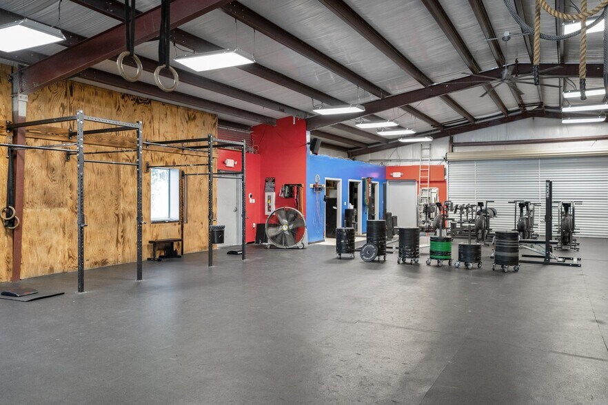 More Photos Of 140 NE Yellow Pine Ave, Madison Restaurant For Sale