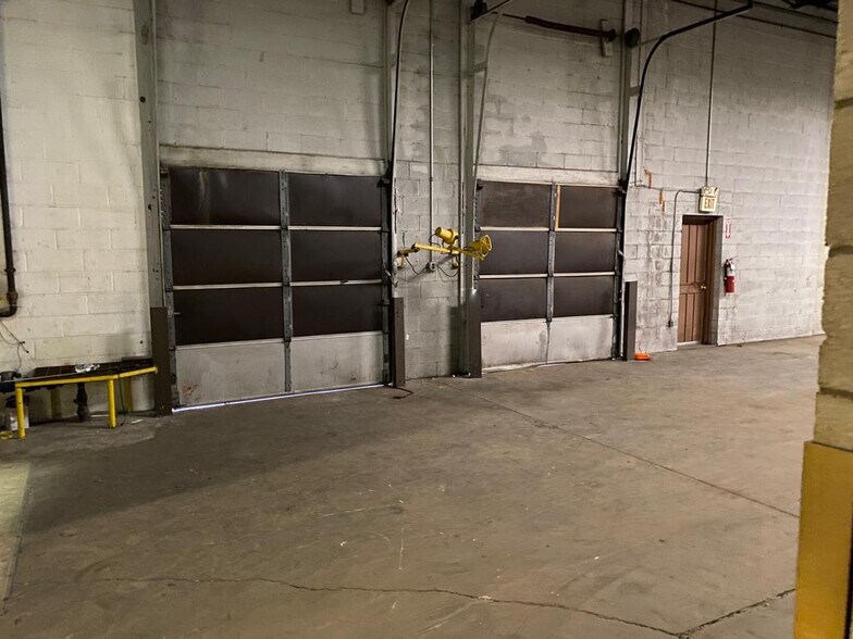 More Photos Of 164-168 Manchester pl, Newark Distribution For Lease