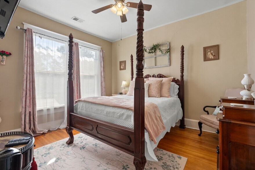 More Photos Of 207 W 2nd Ave, Easley Hospitality For Sale