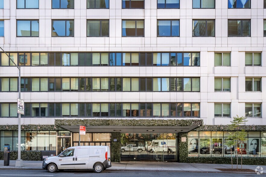More Photos Of 511 9th Ave, New York Hotel For Lease