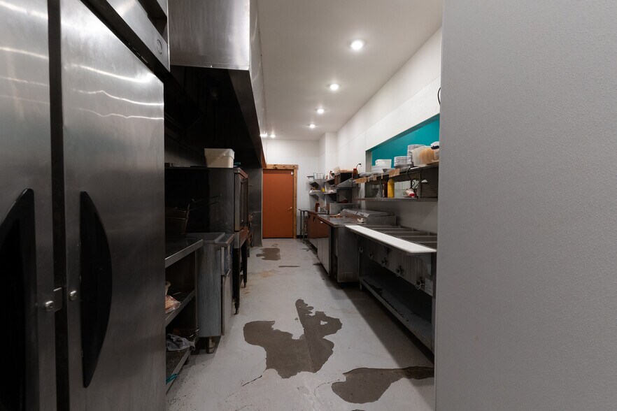 More Photos Of 1401 S Morley St, Moberly Restaurant For Sale