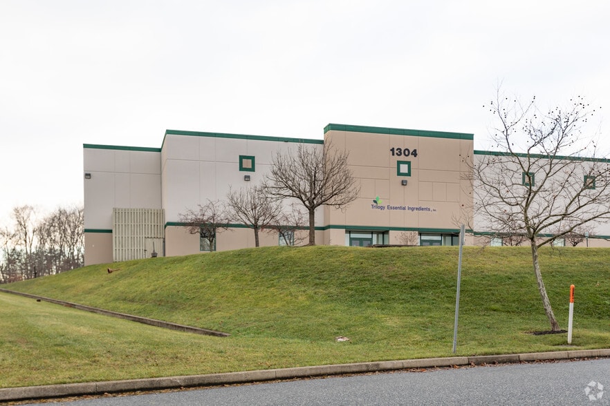 More Photos Of 1301 Continental Dr, Abingdon Unknown For Lease