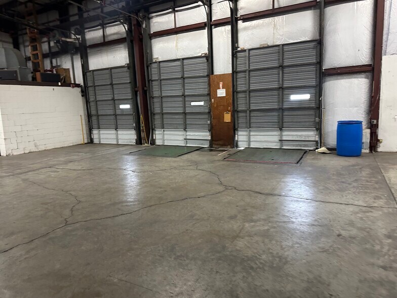 More Photos Of 1000-1008 Kieley Pl, Cincinnati Warehouse For Lease