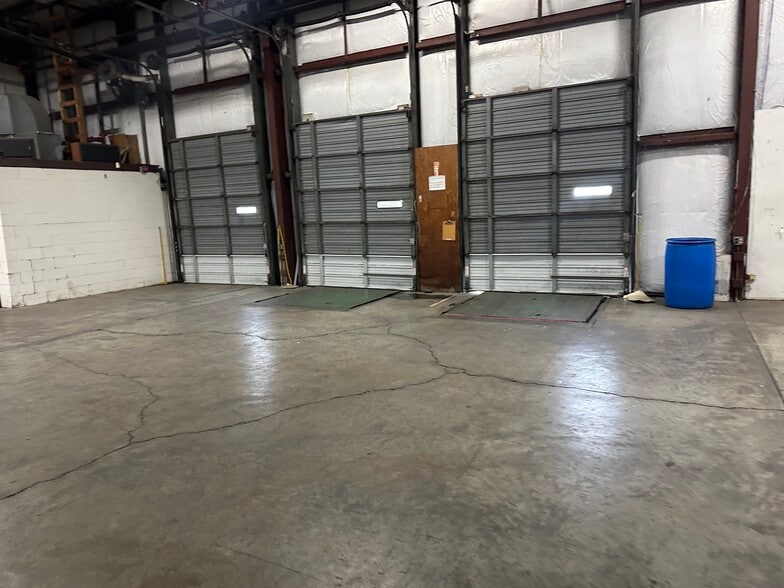 More Photos Of 1000-1008 Kieley Pl, Cincinnati Warehouse For Lease