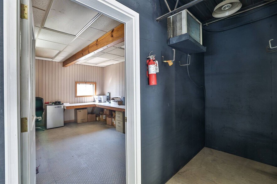 More Photos Of 4450 Monroe St, Hooven Truck Terminal For Sale