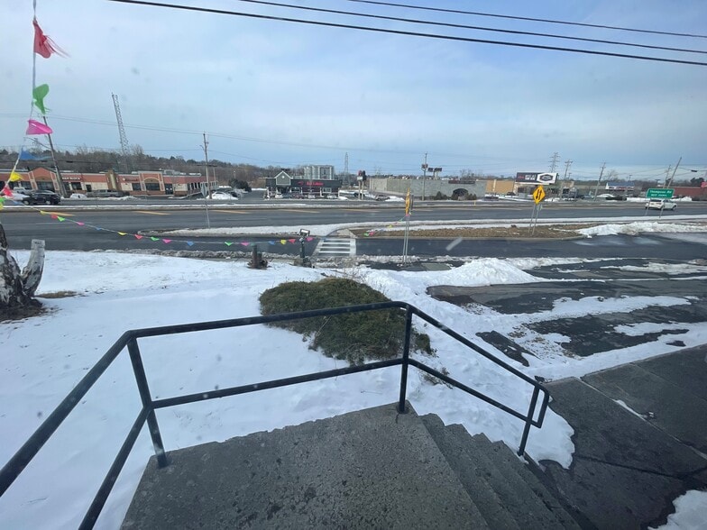 More Photos Of 102 Headson Dr, Syracuse Warehouse For Lease