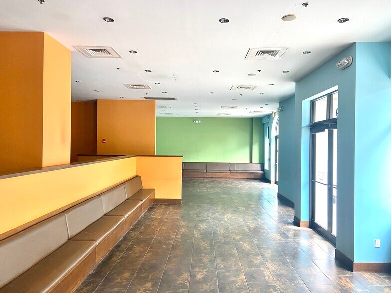 More Photos Of 9822 Tapestry Park Cir, Jacksonville General Retail For Sale