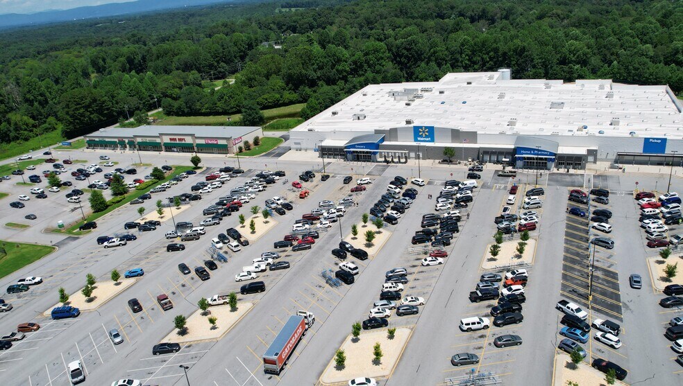 More Photos Of 250 Furniture Dr, Cornelia Unknown For Lease