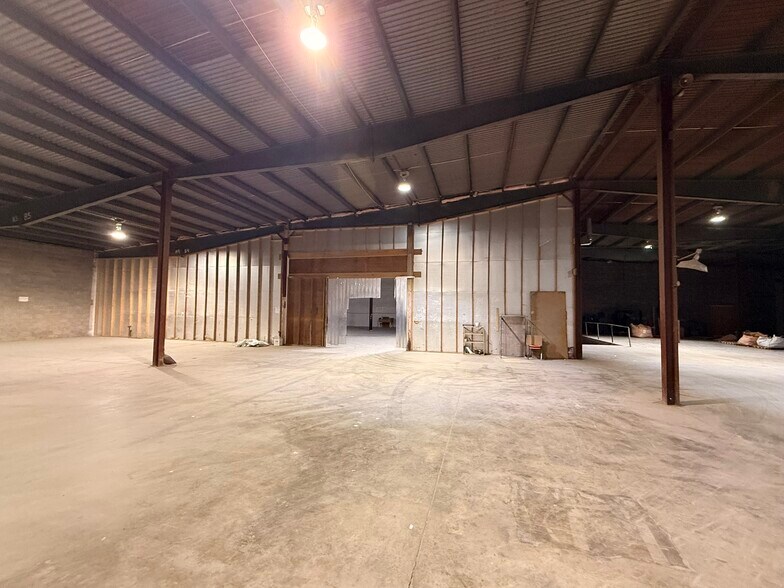 More Photos Of 451 Gordon St, Roseville Warehouse For Lease