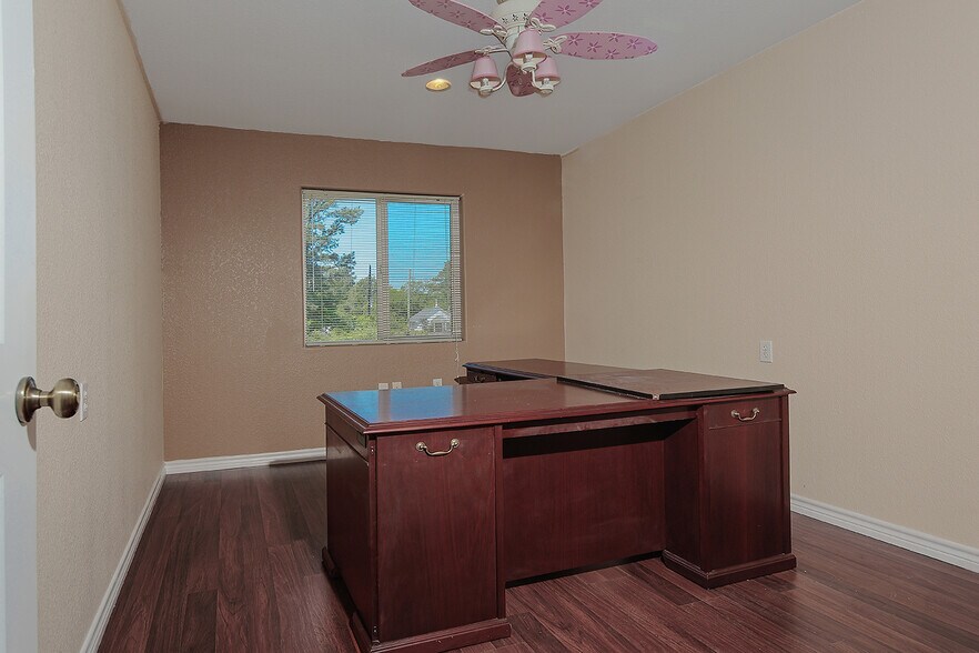 More Photos Of 1231 Pruitt Rd, Spring Office Residential For Sale