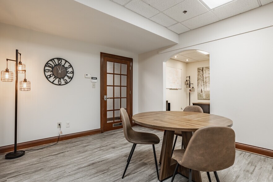 More Photos Of 698 Oldefield Commons Dr, Greenwood Medical For Sale