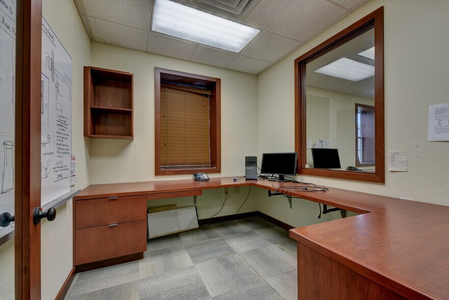 More Photos Of 5107 Monaco Cir, San Antonio Office For Sale