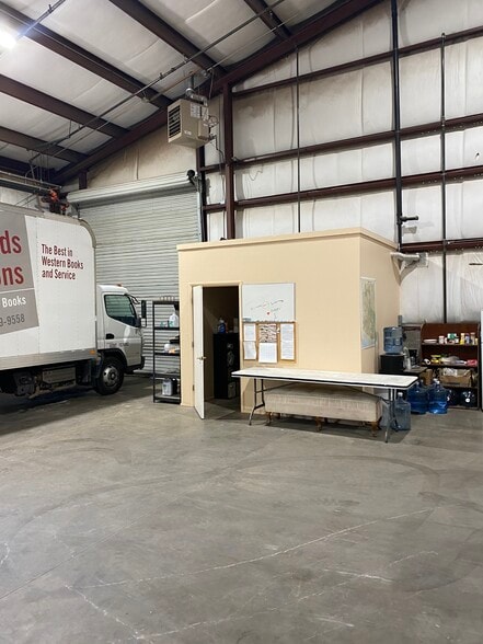 More Photos Of 3748 N Eagle Mountain Dr, Flagstaff Warehouse For Lease