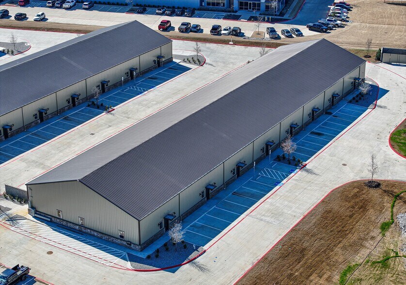 More Photos Of 3275 North McDonald Street, McKinney Distribution For Lease