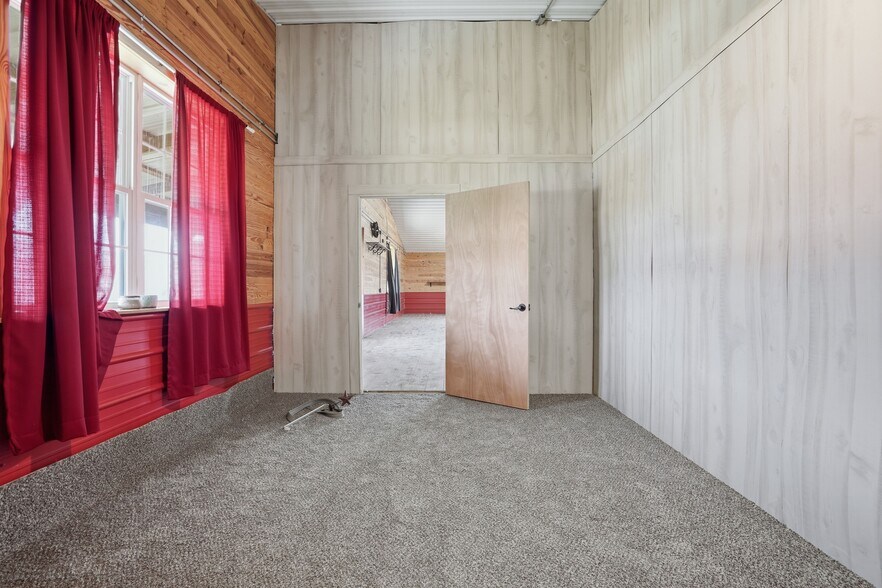 More Photos Of 113 S Wilder St, Chouteau General Retail For Sale