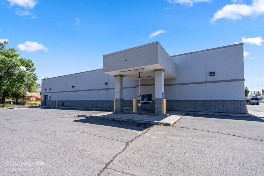 More Photos Of 2521 S 6th St, Klamath Falls General Retail For Sale