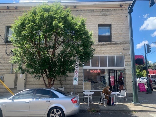 More Photos Of 3632-3646 SE Hawthorne Blvd, Portland Storefront Retail Residential For Sale