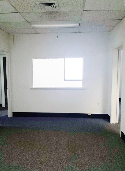 More Photos Of 207 E Holly Ave, Sterling Office For Lease