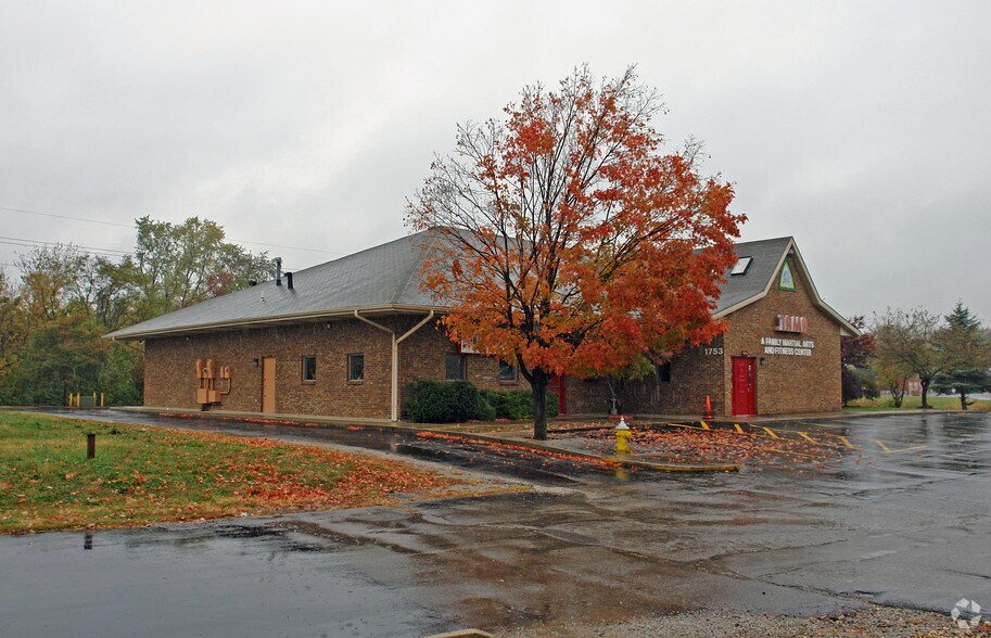 More Photos Of 1753 Woodman Dr, Dayton Freestanding For Sale