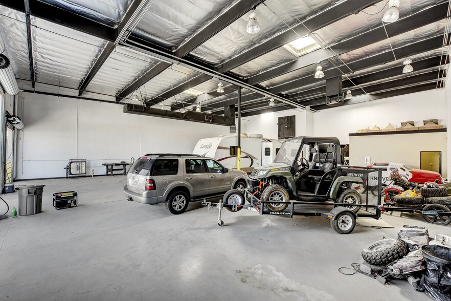 More Photos Of 3852 E Post Rd, Las Vegas Warehouse For Sale