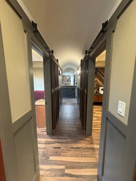 More Photos Of 1517 N Orange Blossom Trl, Orlando Office For Lease