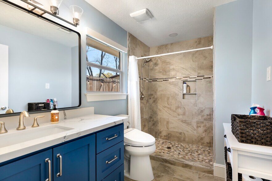 More Photos Of 203 Isaacks Rd, Humble Office For Lease