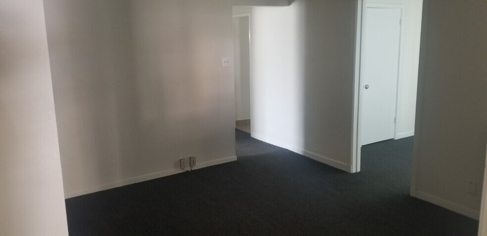 More Photos Of 725 S 6th St, Las Vegas Office For Lease