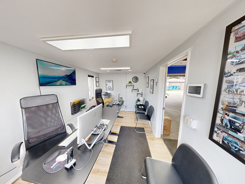 More Photos Of 7340 Calumet Ave, Hammond Auto Dealership For Sale