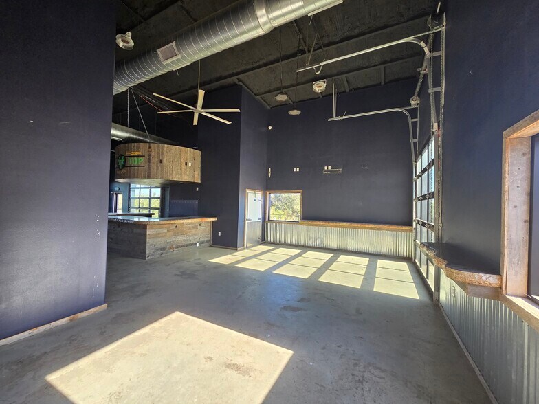 More Photos Of 231 Frog Pond Ln, Dripping Springs General Retail For Sale