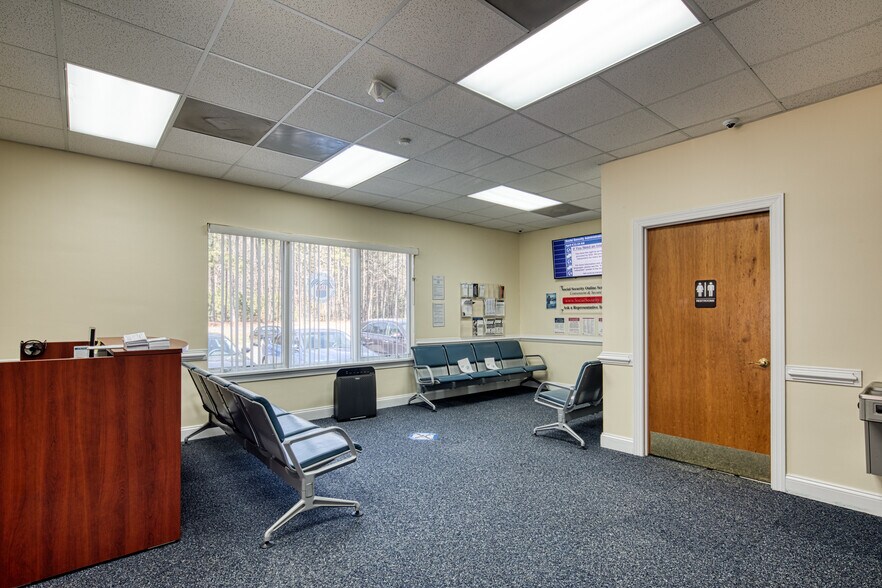 More Photos Of 22581 Center Pky, Accomac Office For Sale
