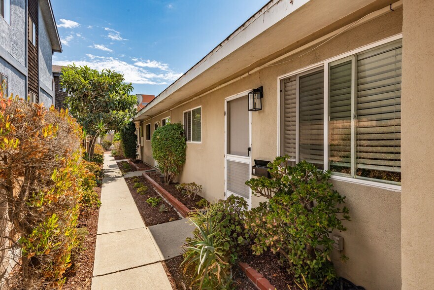 More Photos Of 2204 Carnegie Ln, Redondo Beach Apartments For Sale