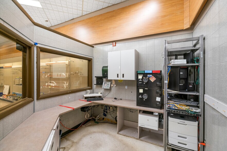 More Photos Of 195 M 66 N, Charlevoix Drugstore For Sale