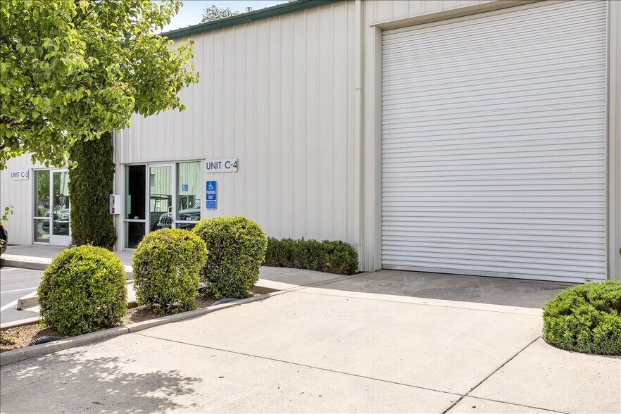 More Photos Of 18855 Microtronics, Sonora Industrial For Sale